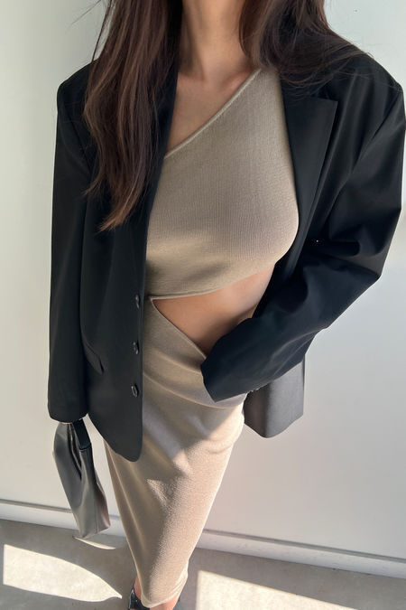 Tyra Black Asymmetric Neck Cut Out Maxi Dress With Open Back Detail – Club  L London - USA