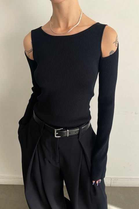 RIBBED SHOULDER CUTOUT SWEATER