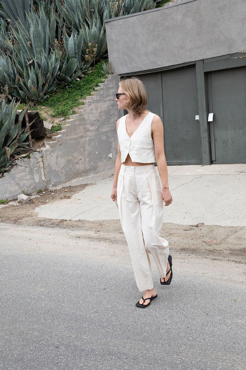 15+ Effortless Linen Pants Outfit Ideas for Spring & Summer